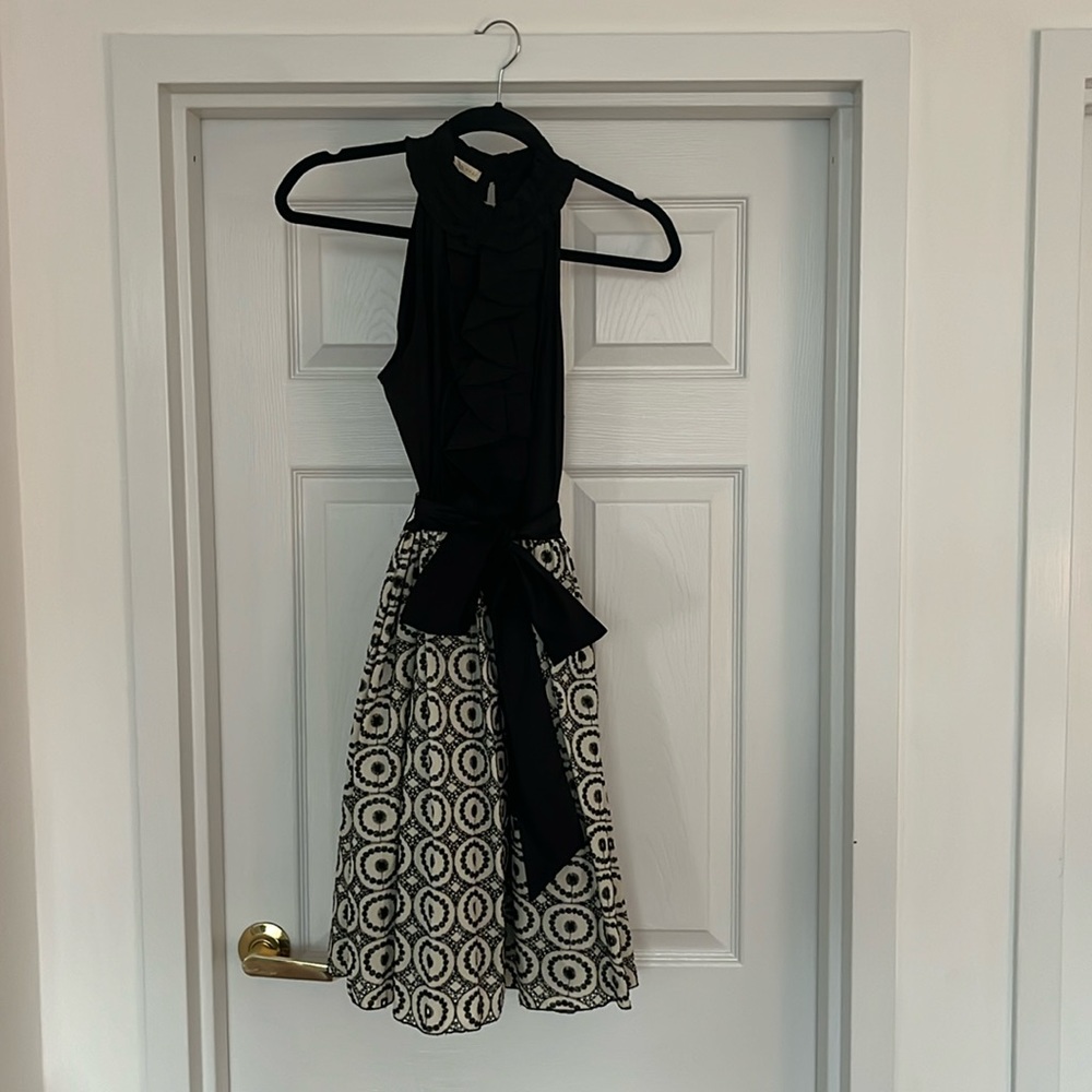 Beautiful black and white dress with full patterned skirt!